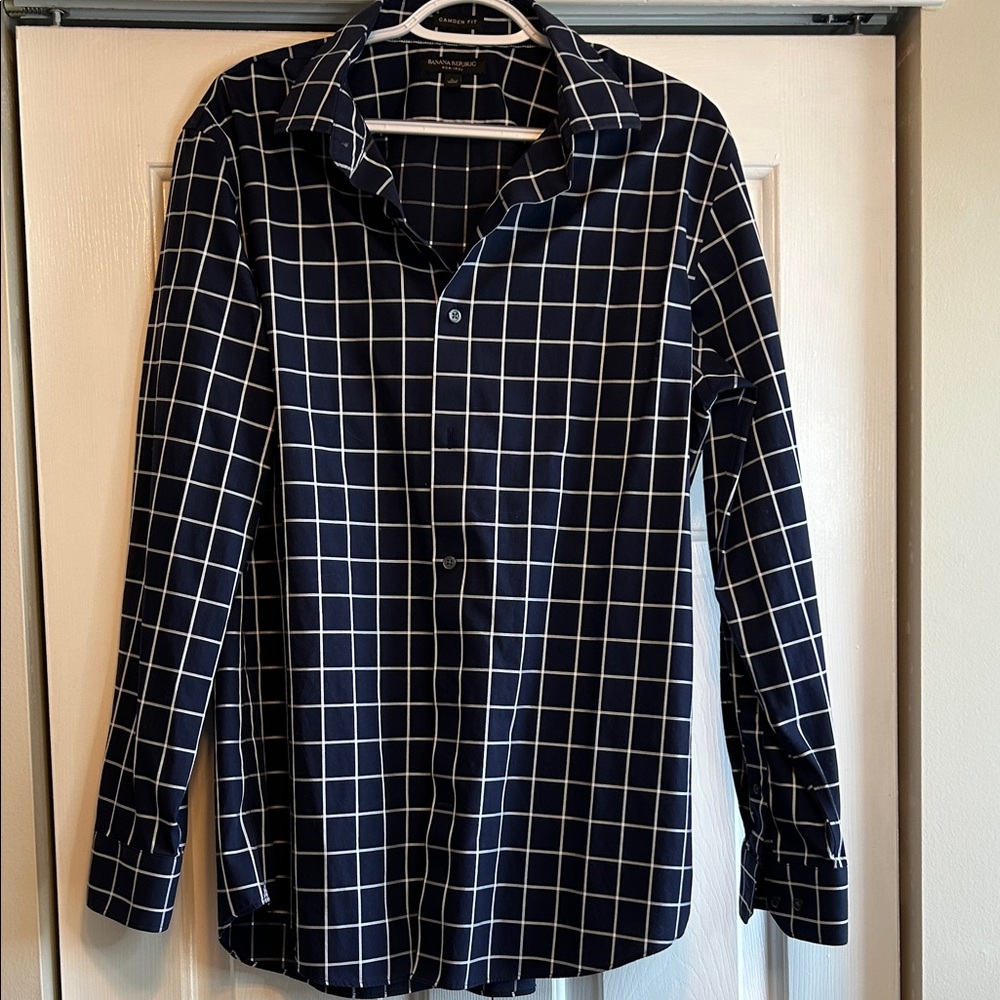 Banana Republic Navy and White Checkered Men's Shirt - Camden Fit